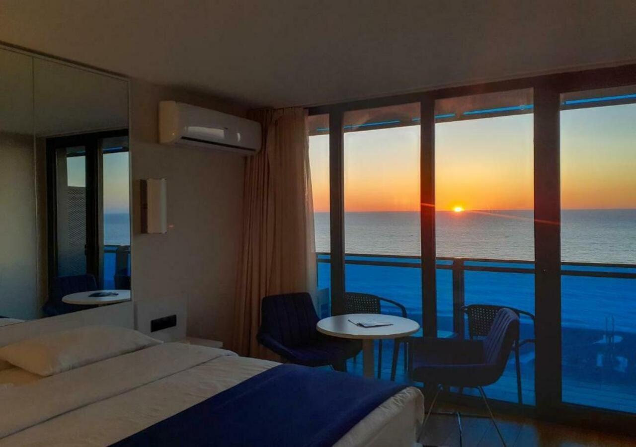 Aparthotel Orbi City Sea View Batumi Exterior foto